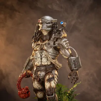 Statue predator 1:2 scale